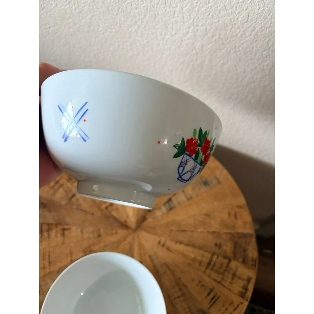Porcelaine de Chise Floral  Hand‎ Painted Porcelain Floral Bowls Set of 2